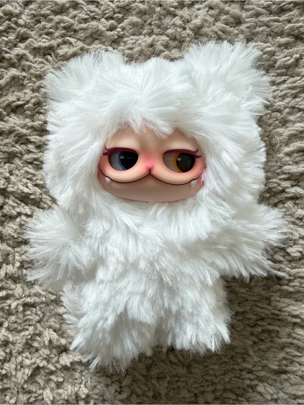 Cute GISMOW Kyussu Neko plush doll in white
